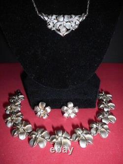 A Vintage Gorgeous Parure Sterling Plumeria Necklace, Earrings & Bracelet