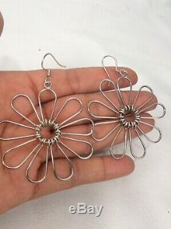 Beautiful Vtg Modernist sterling Silver 925 Flower Hoop Wire earrings