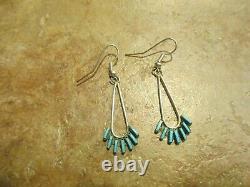 FINE Vintage Zuni Sterling Silver French Hook NEEDLE POINT Turquoise Earrings