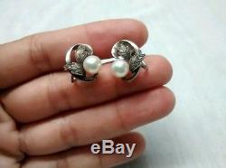Pretty vintage Mikimoto sterling silver pearl screw on earrings